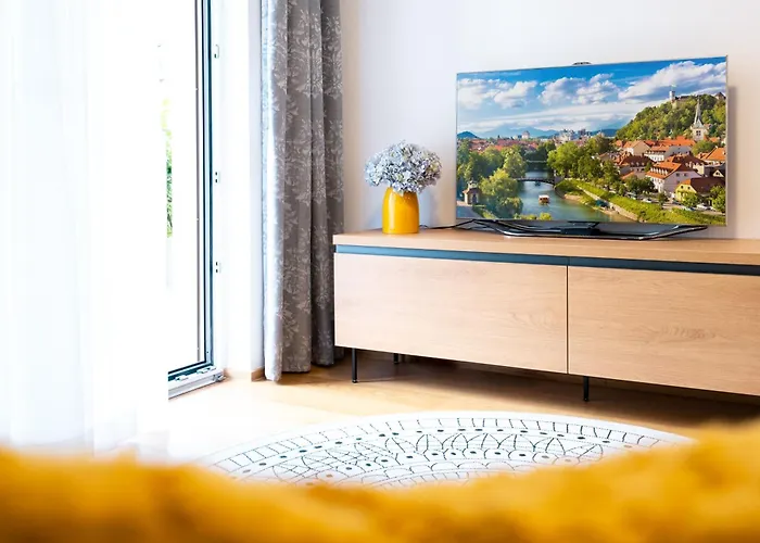 דירה Masarykova - Modern 1-bedroom In Center & Free Parking *